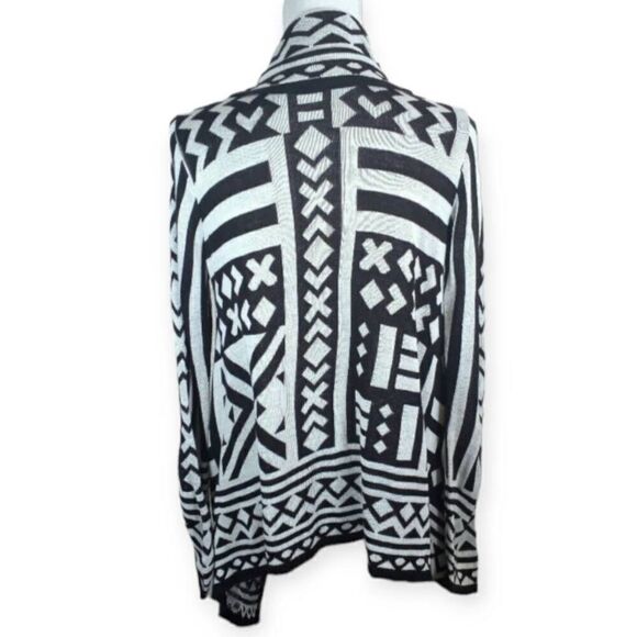 SAY WHAT? BLACK & WHITE GEOMETRIC PRINT CARDIGAN SZ.M EUC. - Picture 3 of 4
